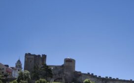 castillo de ponferrada desde el rio