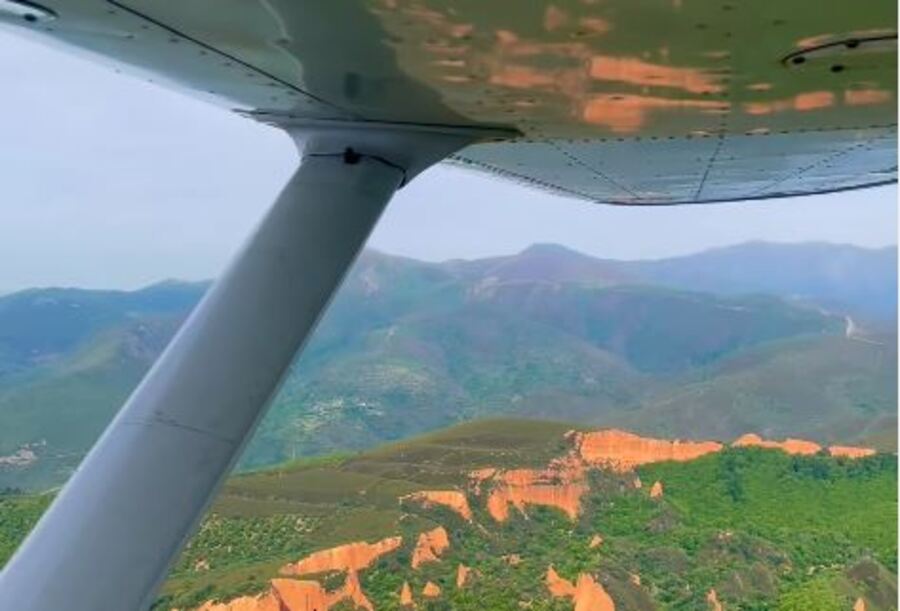 El piloto leonés Flydirop muestra en un impresionante vídeo Las Médulas desde las alturas 1