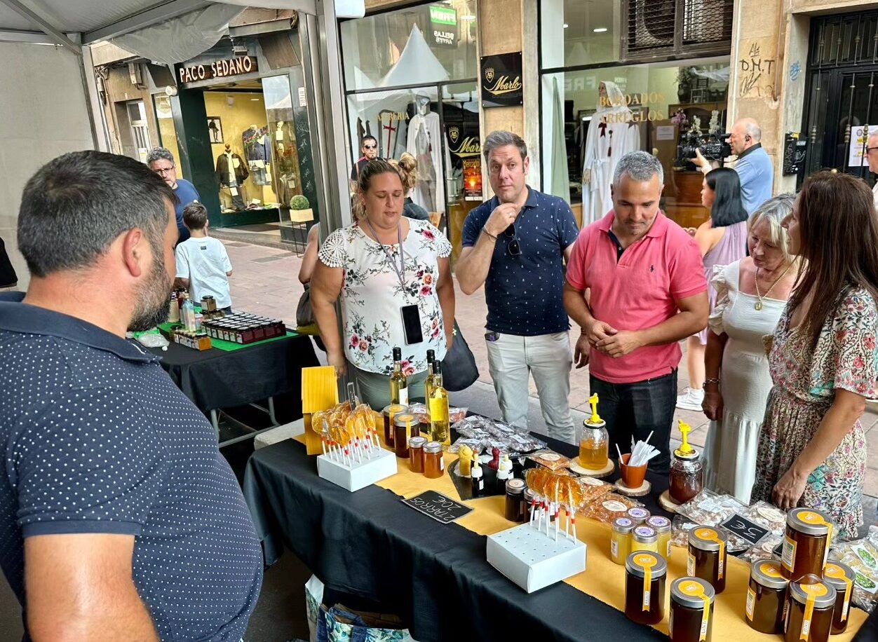 El Mercado de Verano de Ponferrada ocupará todo el día de hoy en las inmediaciones del mercado 1