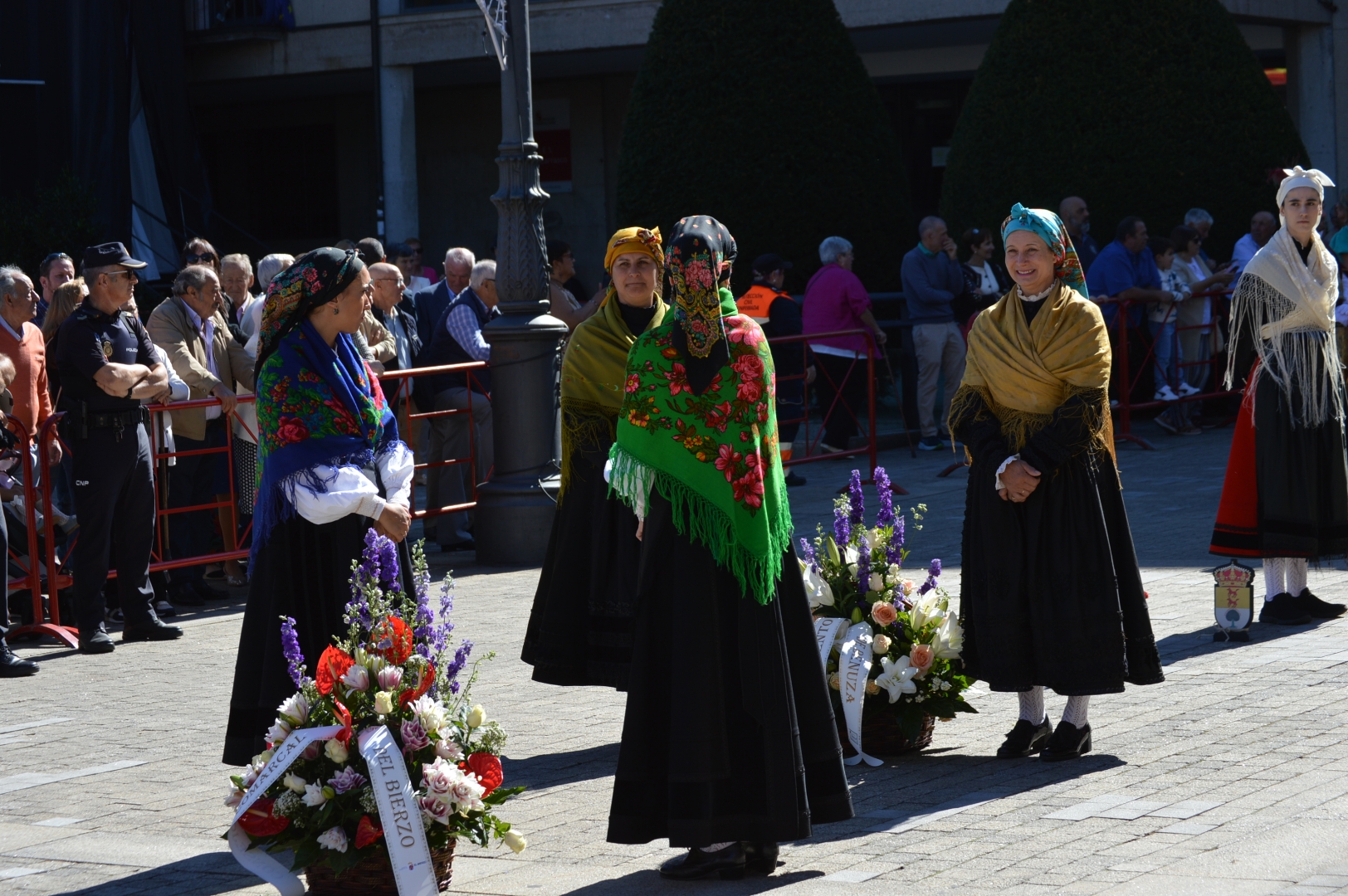 FIestas 2024 | Desfile en honor a la Virgen de la Encina patrona del Bierzo 7