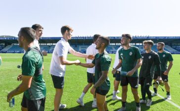 La Ponferradina y el Clínica Ponferrada SDP sellan su unión en el Estadio El Toralín 7