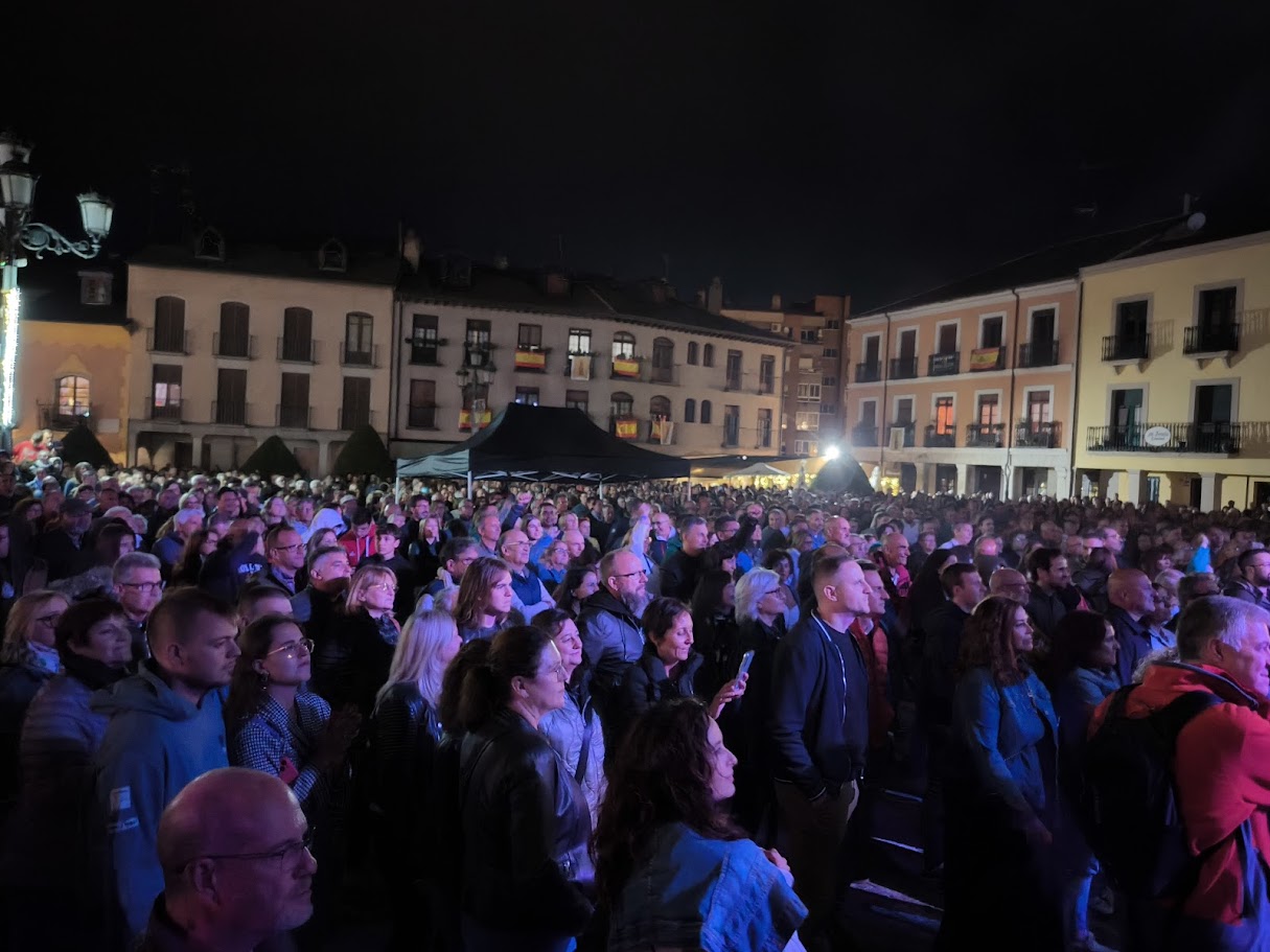 Ponferrada viaja a los 80 con La Frontera y Burning, mientras Renovation Experience hace vibrar a los jóvenes 59