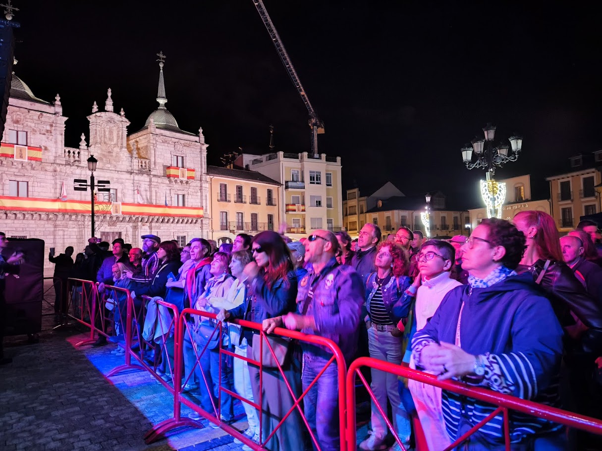 Ponferrada viaja a los 80 con La Frontera y Burning, mientras Renovation Experience hace vibrar a los jóvenes 60