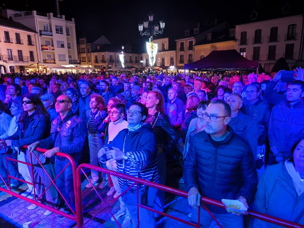 Ponferrada viaja a los 80 con La Frontera y Burning, mientras Renovation Experience hace vibrar a los jóvenes 61