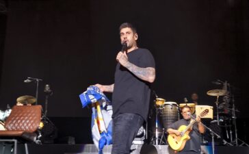 Melendi llena el Auditorio Municipal de Ponferrada en su gira '20 años sin noticias' 13