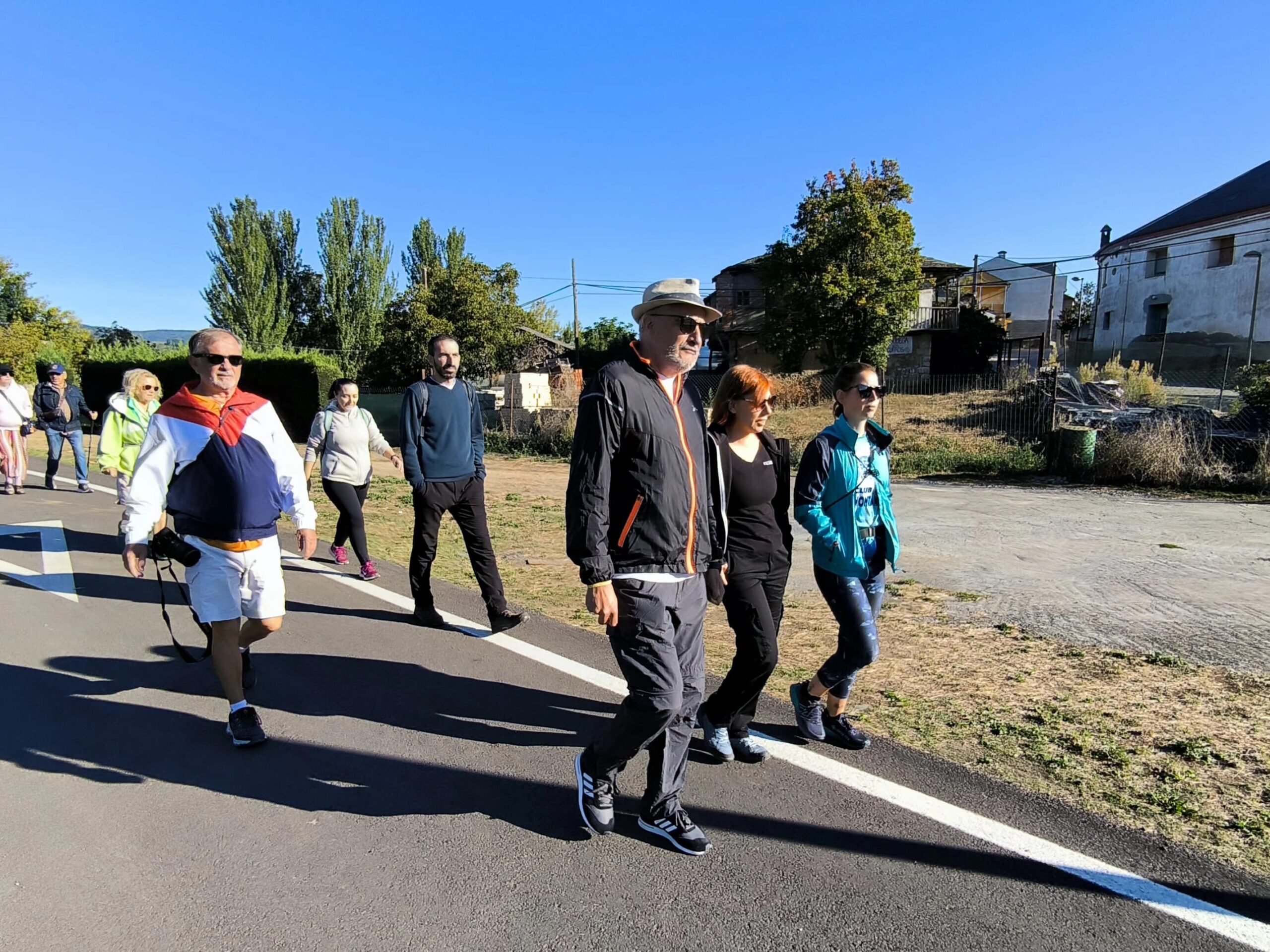 50 personas despiden el verano participando en la ruta dedicada a la manzana reineta, pera conferencia y pimiento 2