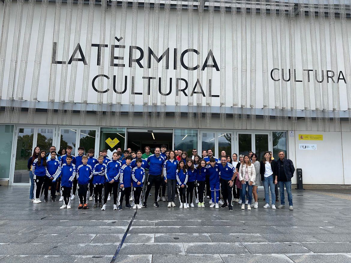 La SD Ponferradina Hockey realiza la sesión de fotos de presentación para la temporada 24/25 en La Térmica Cultural 1