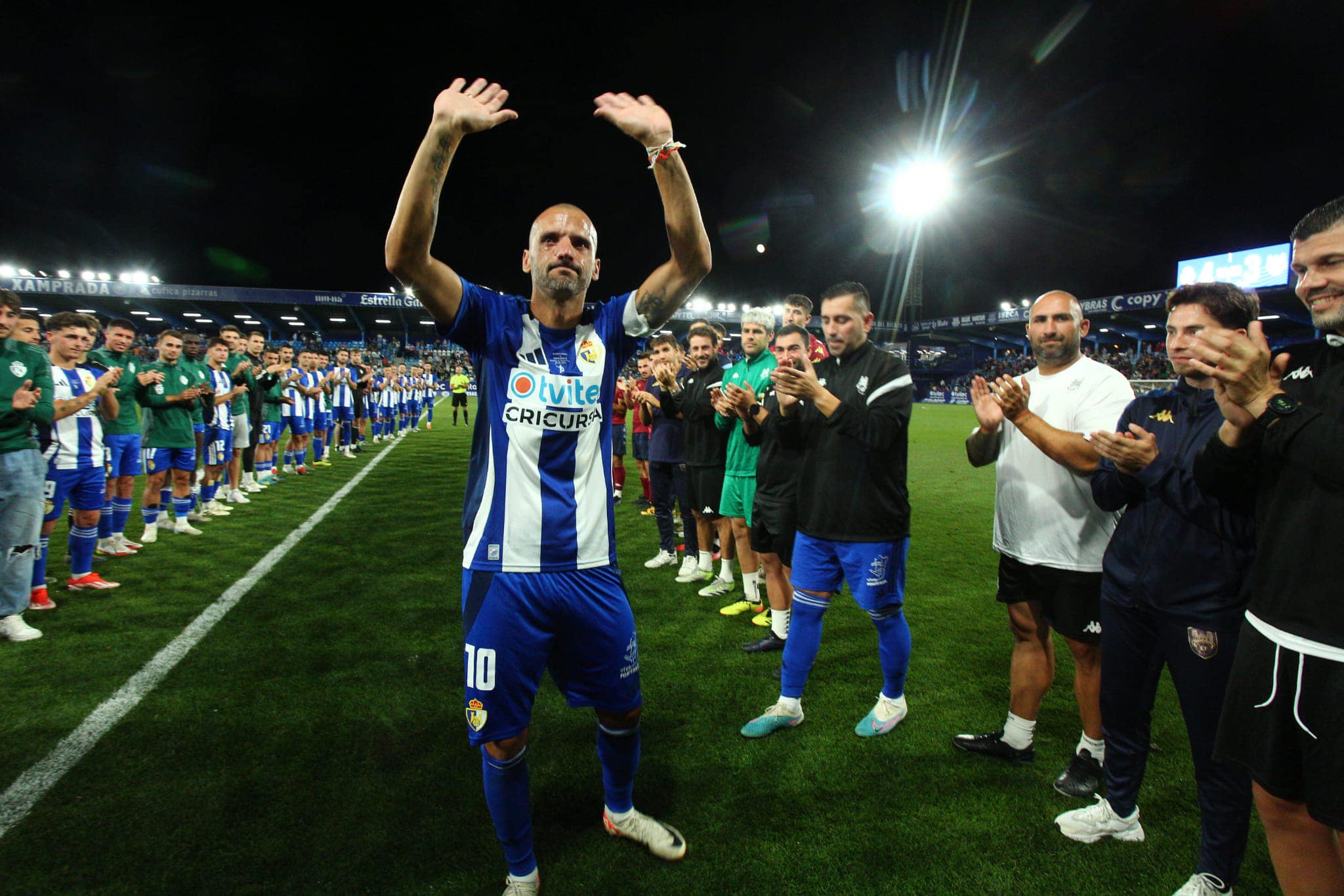 Fin de la era Yuri de Souza, el jugador de la SD Ponferradina cuelga las botas en un emotivo partido homenaje 5