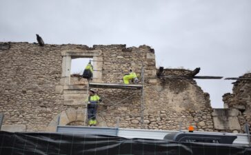 Comienza la restauración del edificio en ruinas de la Calle Gil y Carrasco de Ponferrada 1