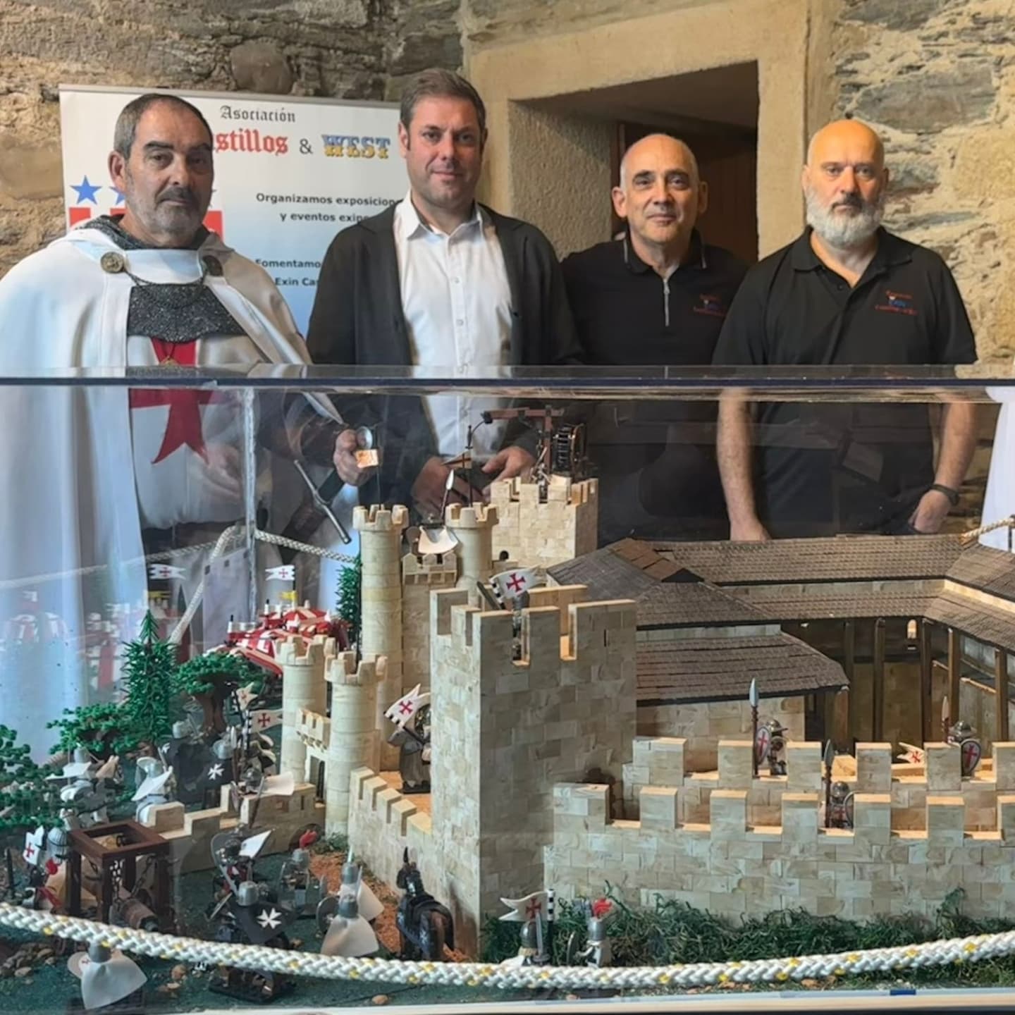 La sala noruega del Castillo de Ponferrada acoge una exposición de piezas hechas con Exin Castillos 5