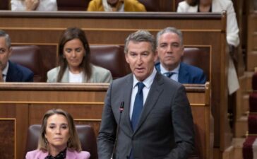 El cambio de imagen de Feijóo llama la atención en el Congreso: Sin Gafas y luciendo canas 1