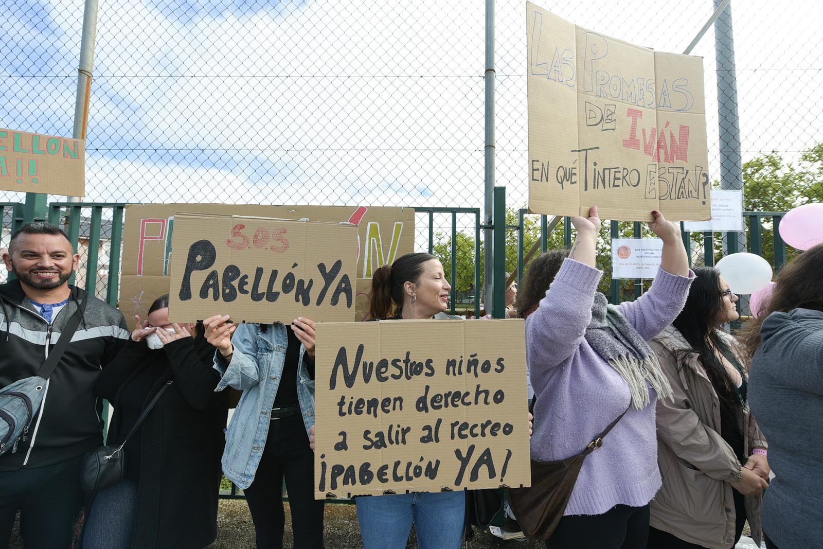 El AMPA del Colegio de Columbrianos exige un pabellón tras 30 años de espera 12