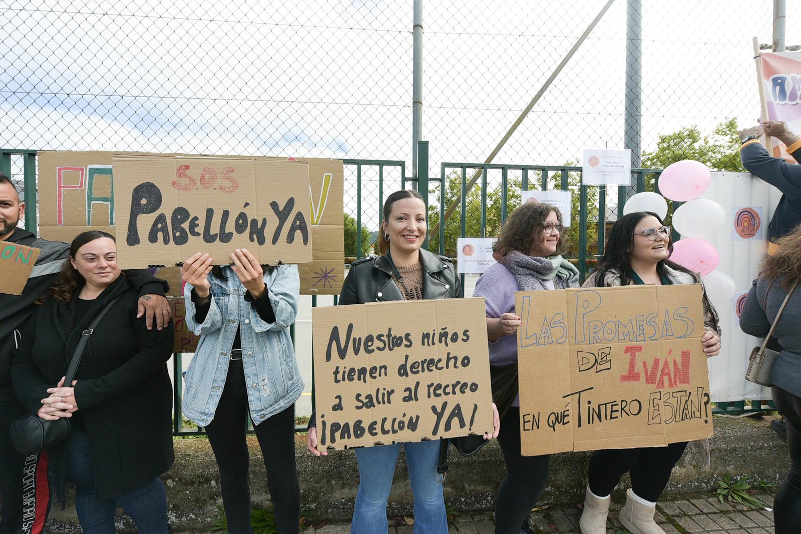 El AMPA del Colegio de Columbrianos exige un pabellón tras 30 años de espera 1