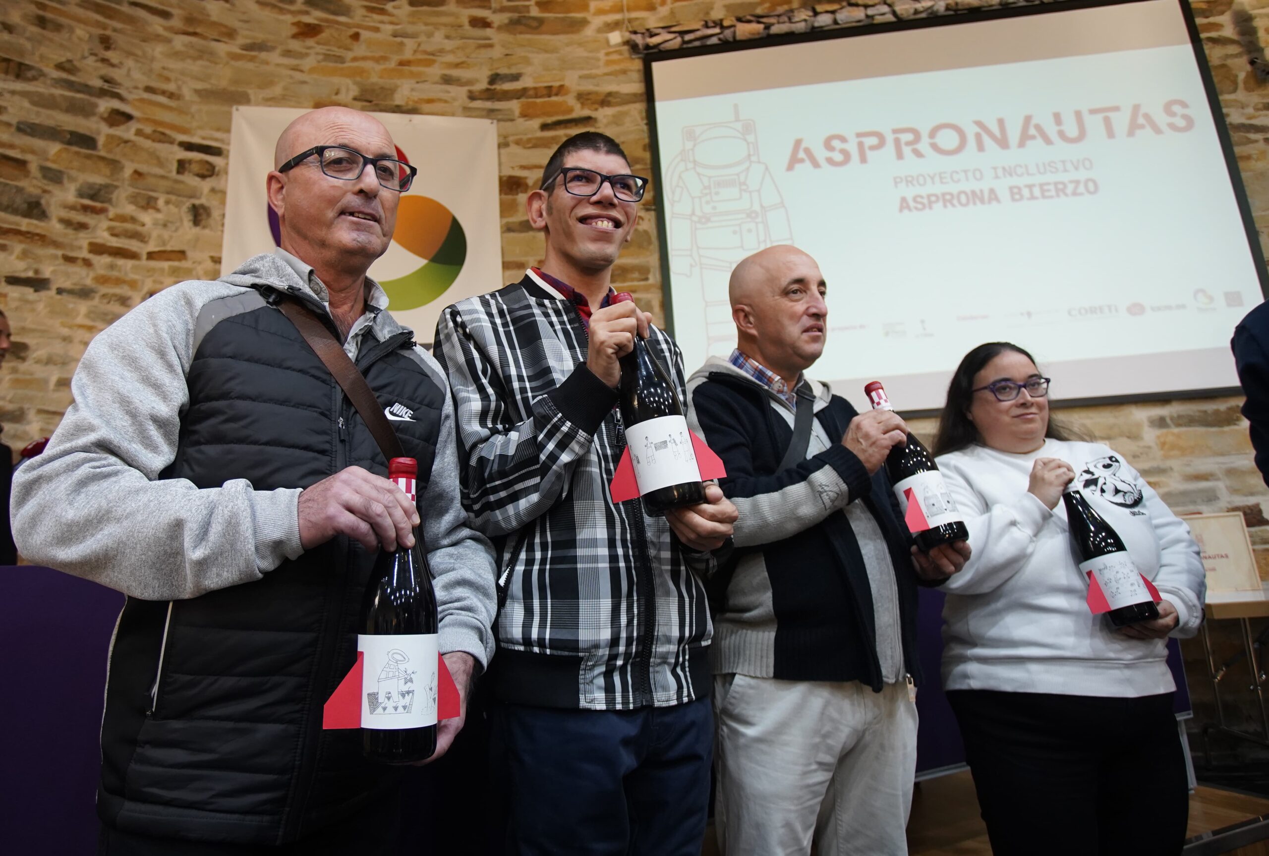 Asprona Bierzo lanza su primer vino inclusivo ‘Aspronautas’, elaborado por cuatro personas con discapacidad intelectual 1