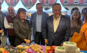 La Feria de los Productos de León abre sus puertas en la Plaza Mayor de Gijón 3