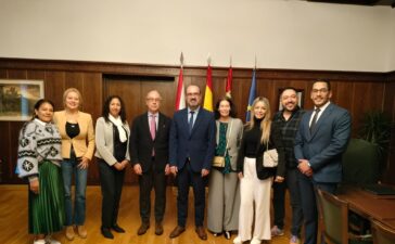 El alcalde Ponferrada, Marco Morala, recibe al cónsul general de Colombia, Rodrigo Pinzón Navarro, en el Ayuntamiento 1