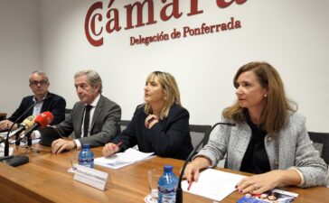 Una nueva edición de la Feria de Empleo del Bierzo reúne a 45 expositores y 250 jóvenes en busca de trabajo 4