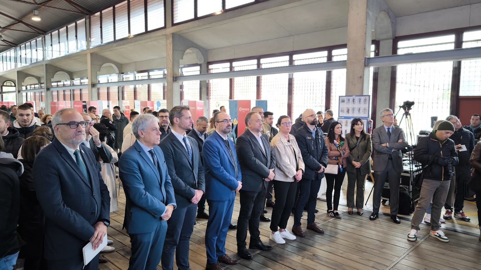 La Feria de Empleo del Bierzo organizada por la Cámara de Comercio abre sus puertas en el Museo del Ferrocarril 3