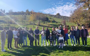 Molinaseca celebra la vida plantando nuevos árboles en el Bosque del Nacimiento 2