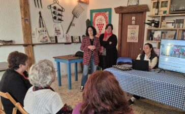 Medio centenar de mujeres del medio rural asistieron a las talleres para aprender a usar el teléfono móvil del Consejo Comarcal del Bierzo 5