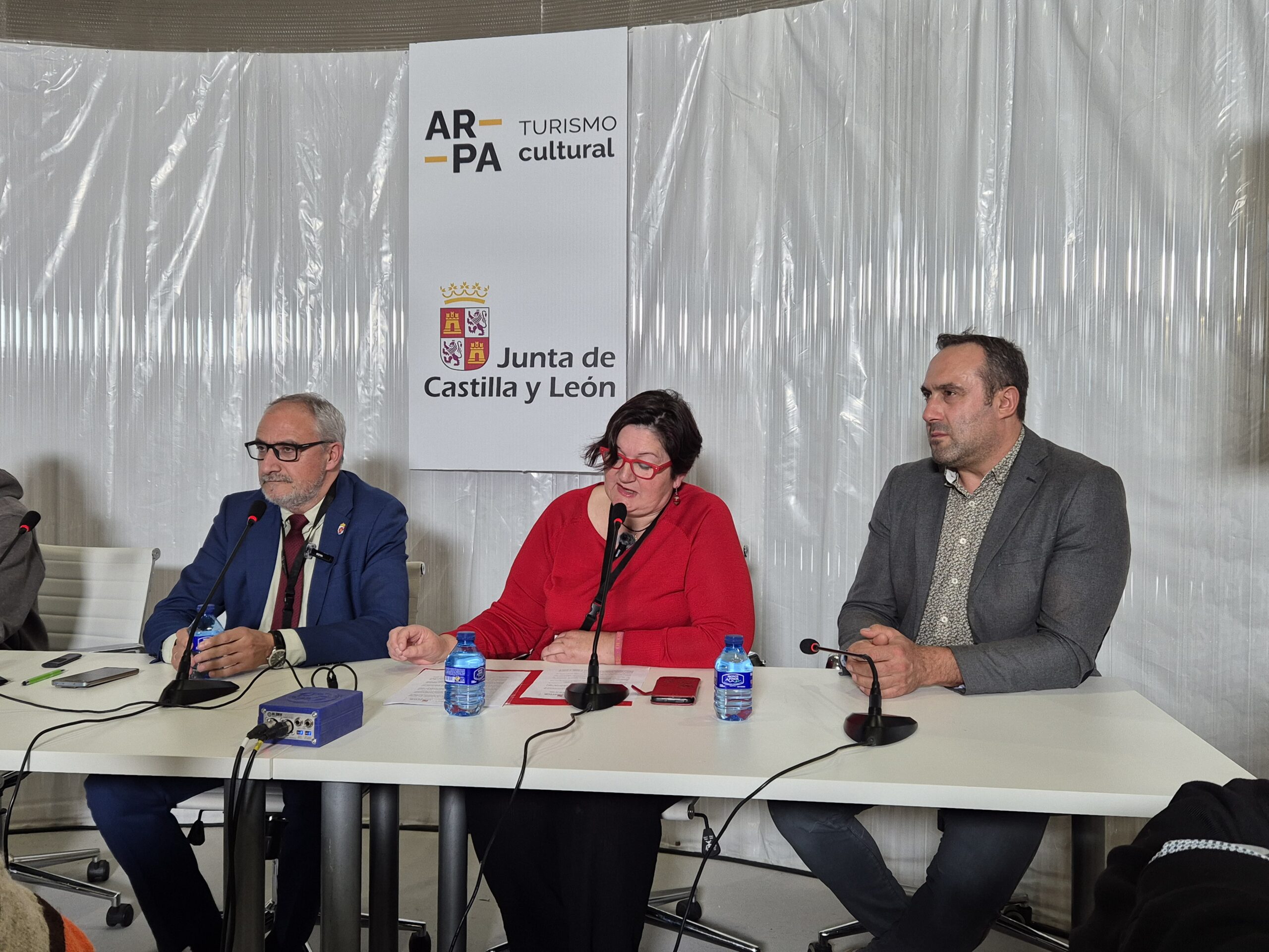 El Bierzo atrae a numeroso público en la presentación de su oferta turística en la feria AR-PA Turismo Cultural 2024 2