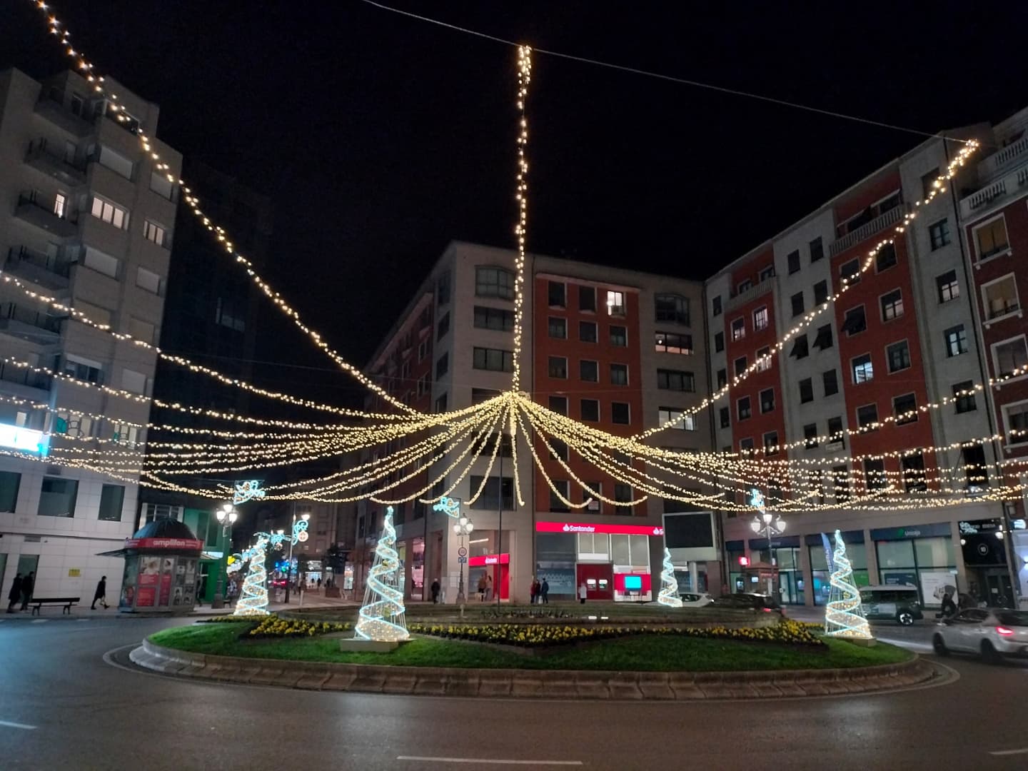 Fotos |Ponferrada se ilumina de Navidad para disfrute de niños y mayores 31