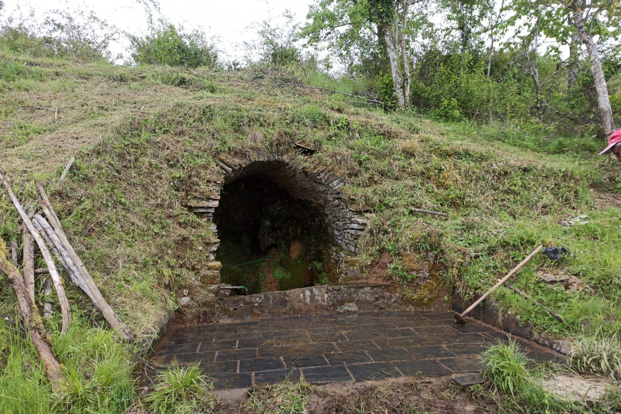 Ponferrada señaliza la Fuente de la Arantigua en Villanueva de Valdueza 1