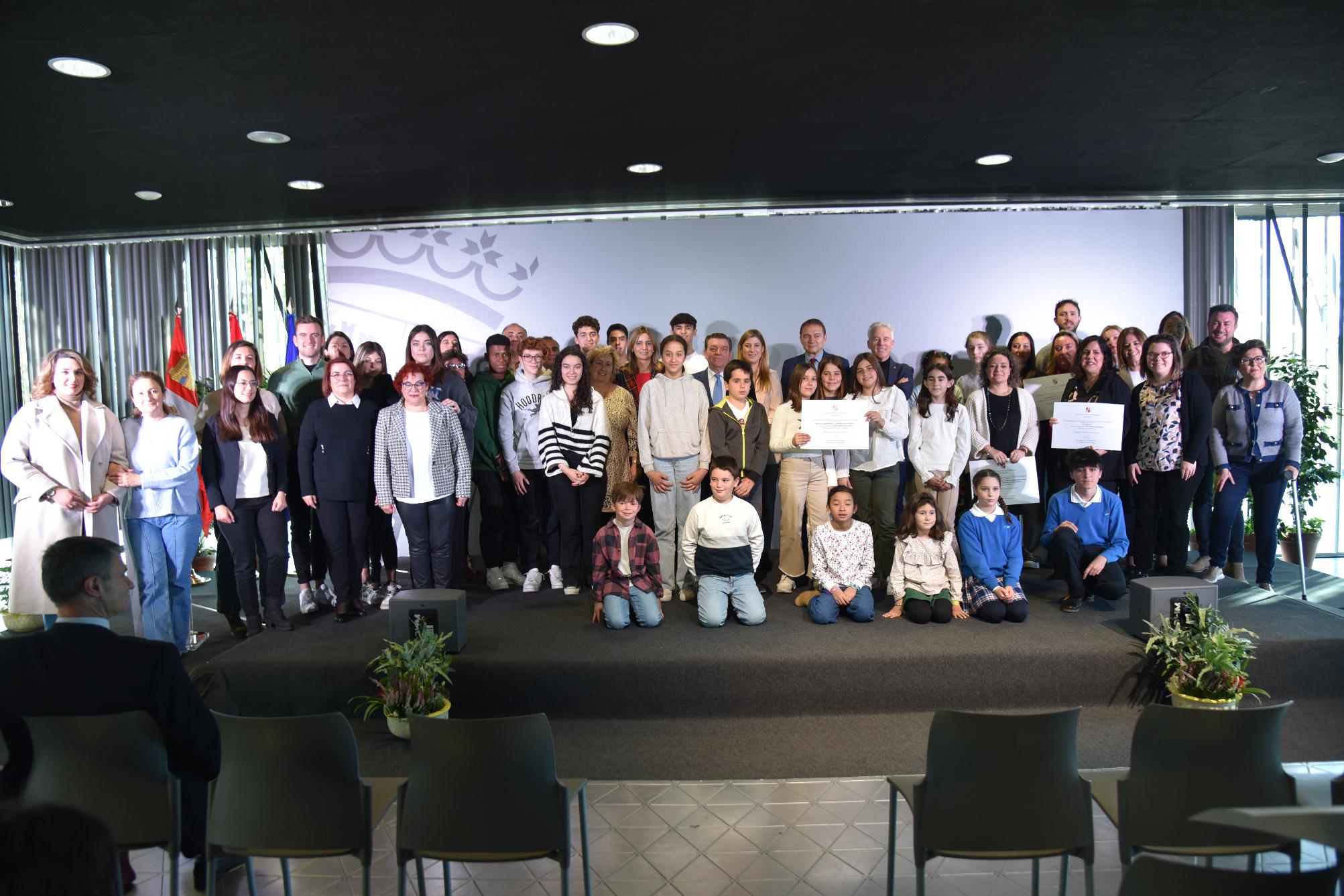 La Junta concede 22 premios entre la comunidad educativa de Castilla y León para destacar su compromiso con la erradicación de las desigualdades en el mundo 1