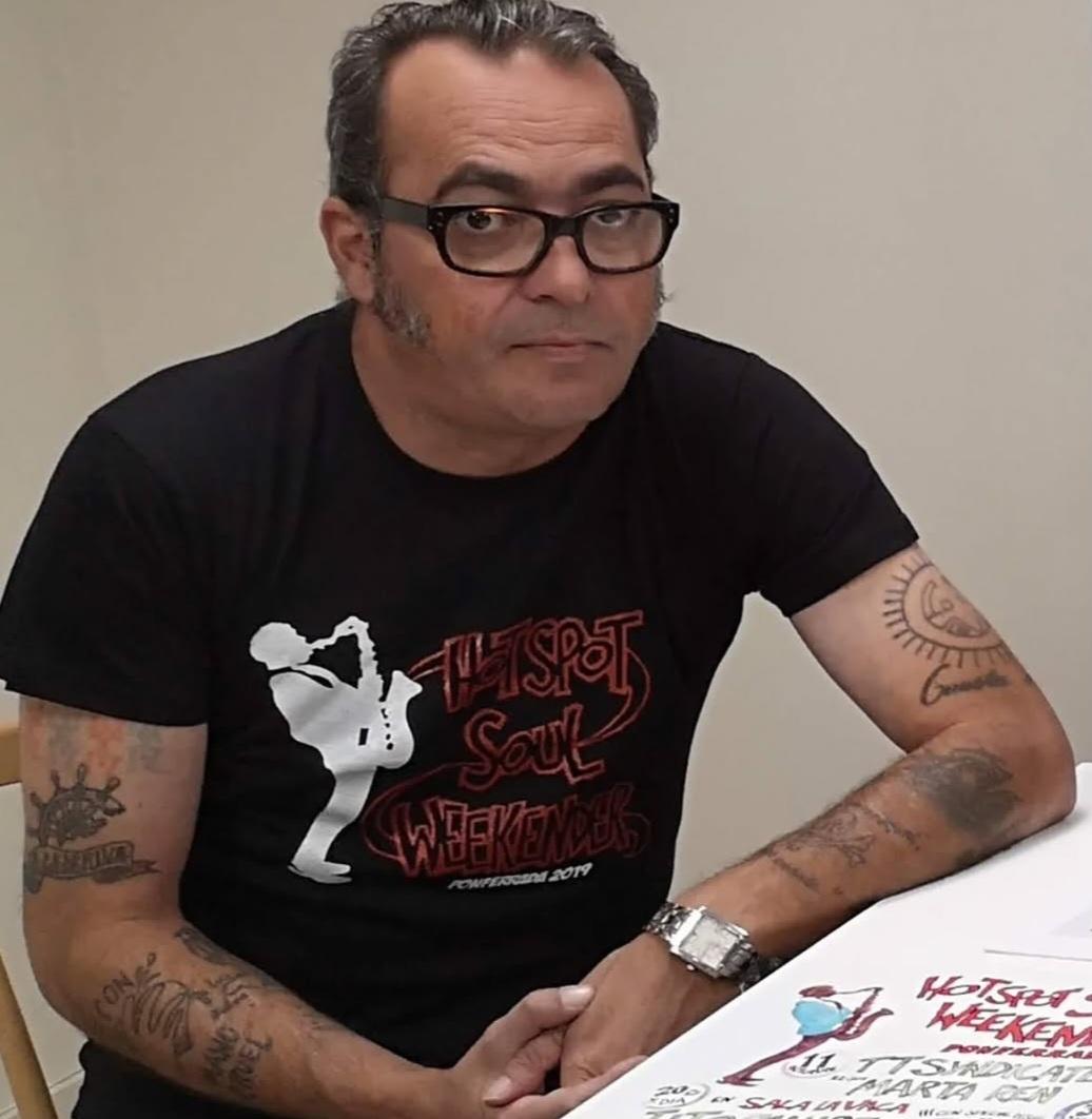 El artista ponferradino Luis Silva recibe un homenaje con la exposición 'Luis Silva: La Tinta del Rocanrol' y un calendario solidario 2