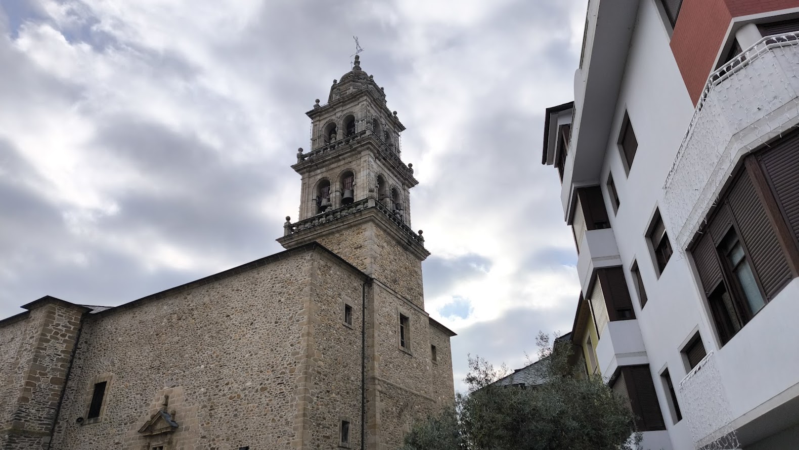 Patrimonio autoriza el acondicionamiento interior de la Torre y el Mirador de la Basílica de la Encina de Ponferrada 1