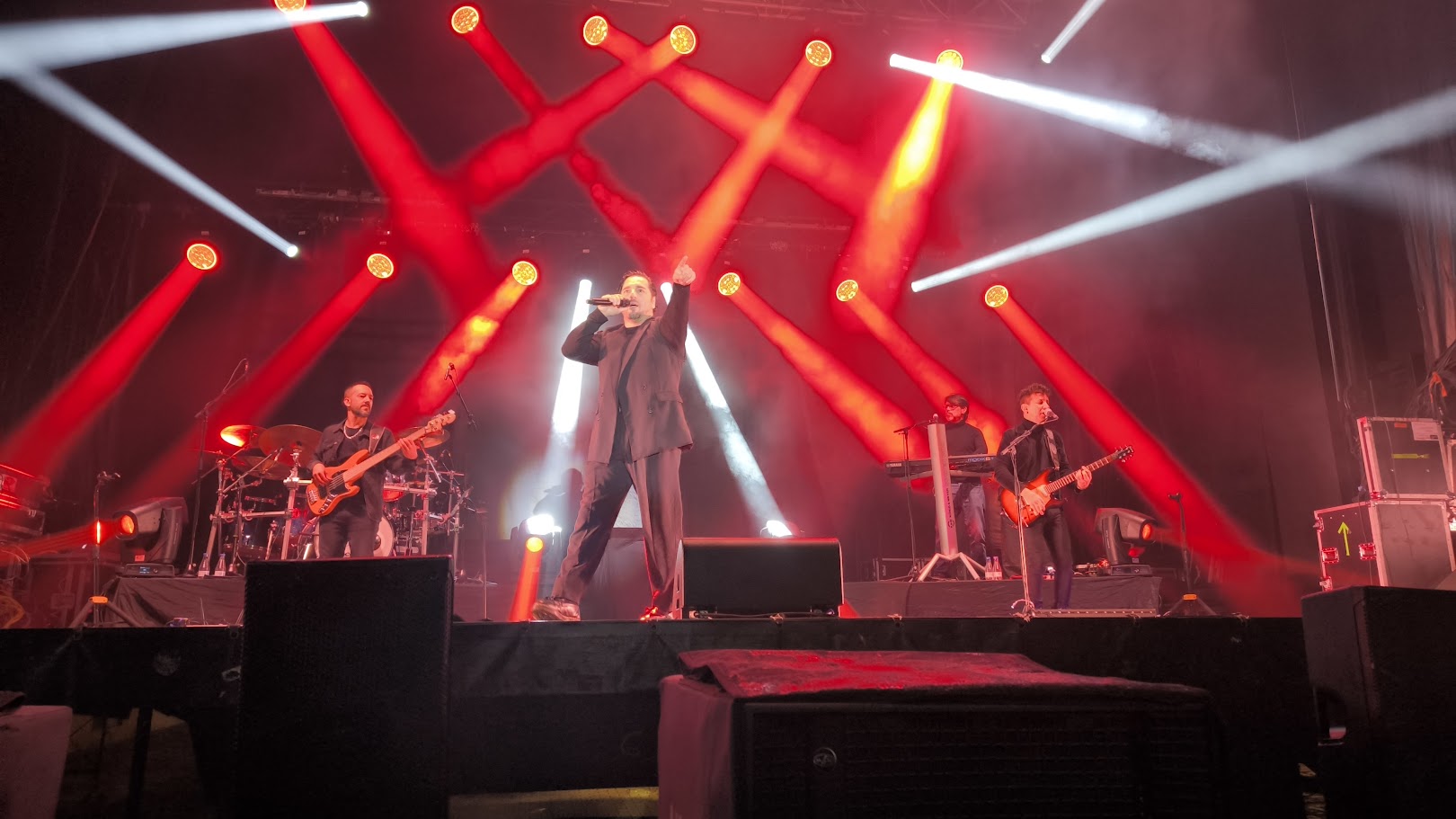 David Bustamante se mete al público berciano en el bolsillo en su actuación en el centro de Ponferrada 1