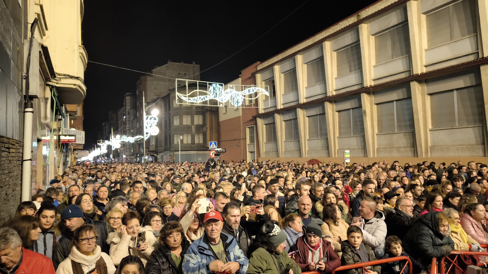 David Bustamante se mete al público berciano en el bolsillo en su actuación en el centro de Ponferrada 46