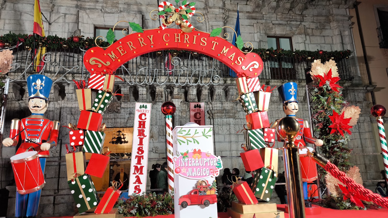 Fotos |Ponferrada se ilumina de Navidad para disfrute de niños y mayores 5