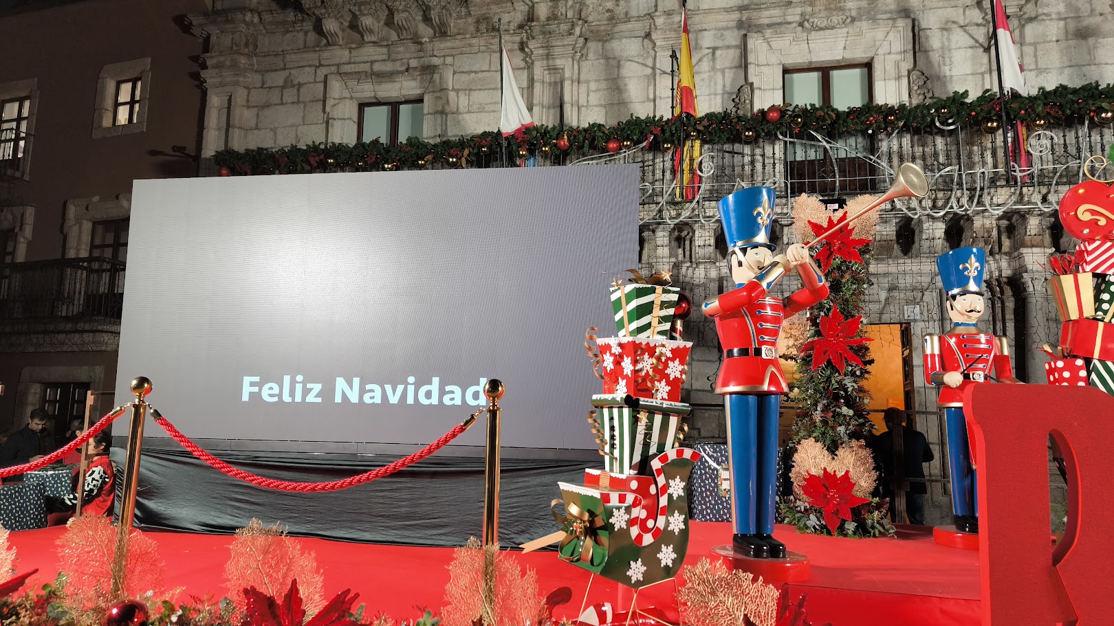 Fotos |Ponferrada se ilumina de Navidad para disfrute de niños y mayores 6