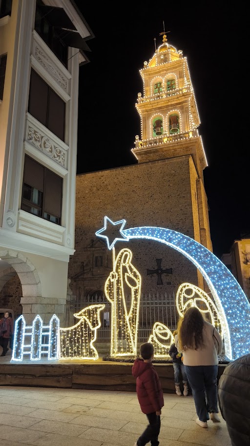 Fotos |Ponferrada se ilumina de Navidad para disfrute de niños y mayores 11