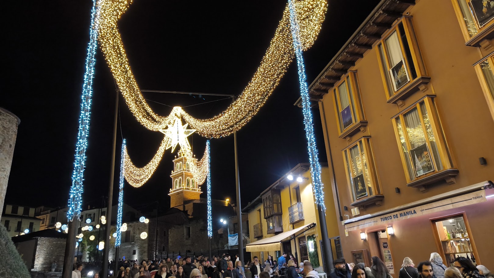 Fotos |Ponferrada se ilumina de Navidad para disfrute de niños y mayores 22