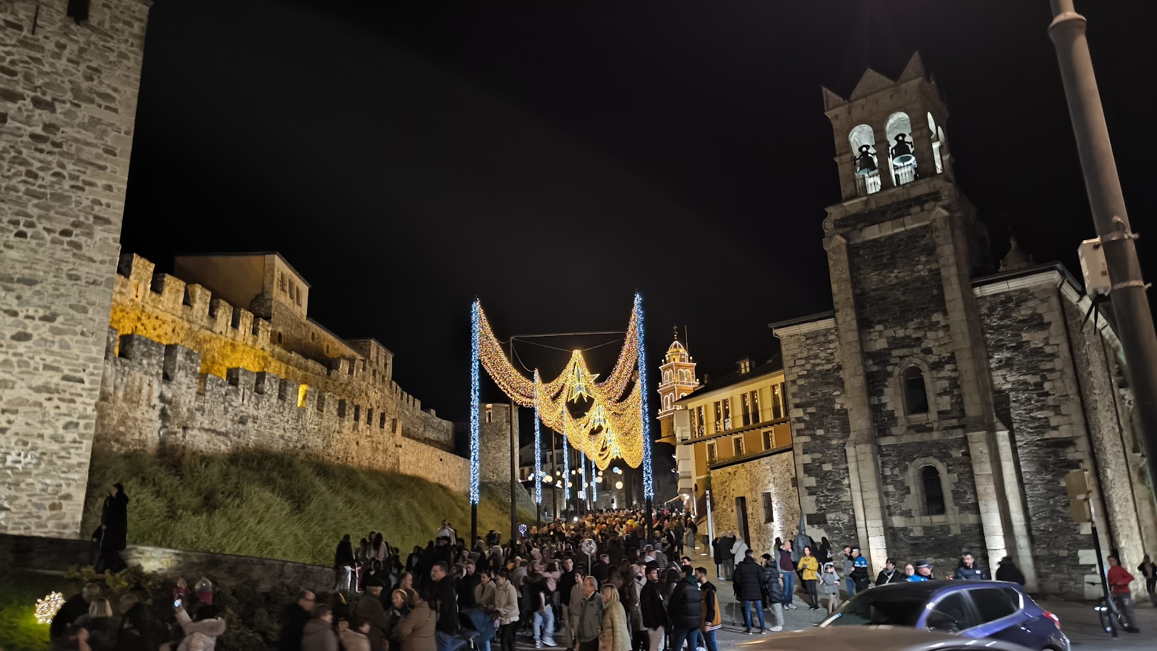 Fotos |Ponferrada se ilumina de Navidad para disfrute de niños y mayores 23