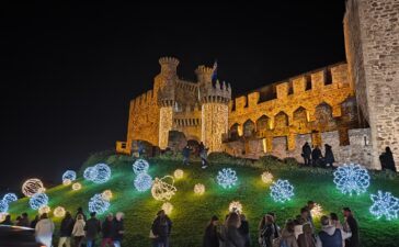 Fotos |Ponferrada se ilumina de Navidad para disfrute de niños y mayores 2