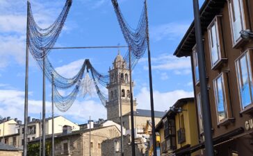 Navidad en Ponferrada 2024: Avanza la decoración de las calles y barrios de la ciudad 6