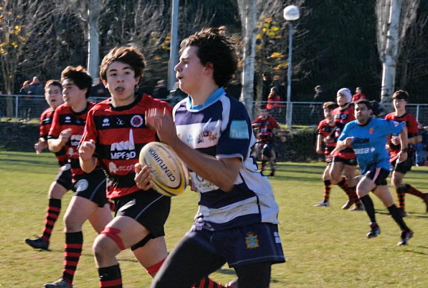 Veteranos y senior femenino del Bierzo Rugby Club, a la carga en Navidad 1