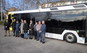 Ponferrada estrena un nuevo autobús eléctrico que comenzará a dar servicio de manera inmediata 2