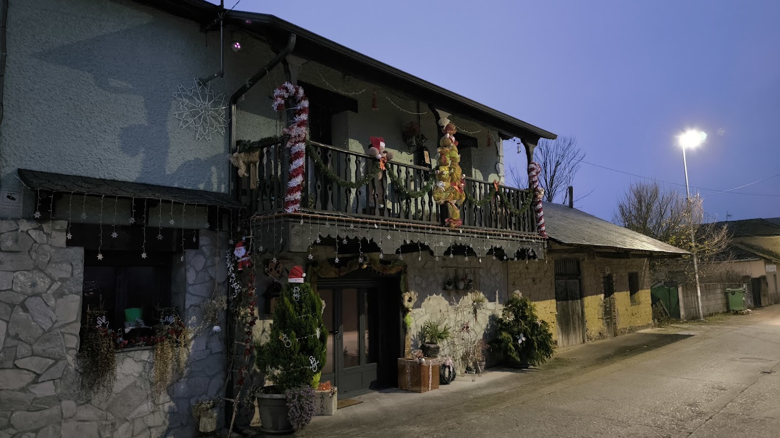 Estas son las casas del Bierzo más iluminadas que puedes visitar estas navidades 12