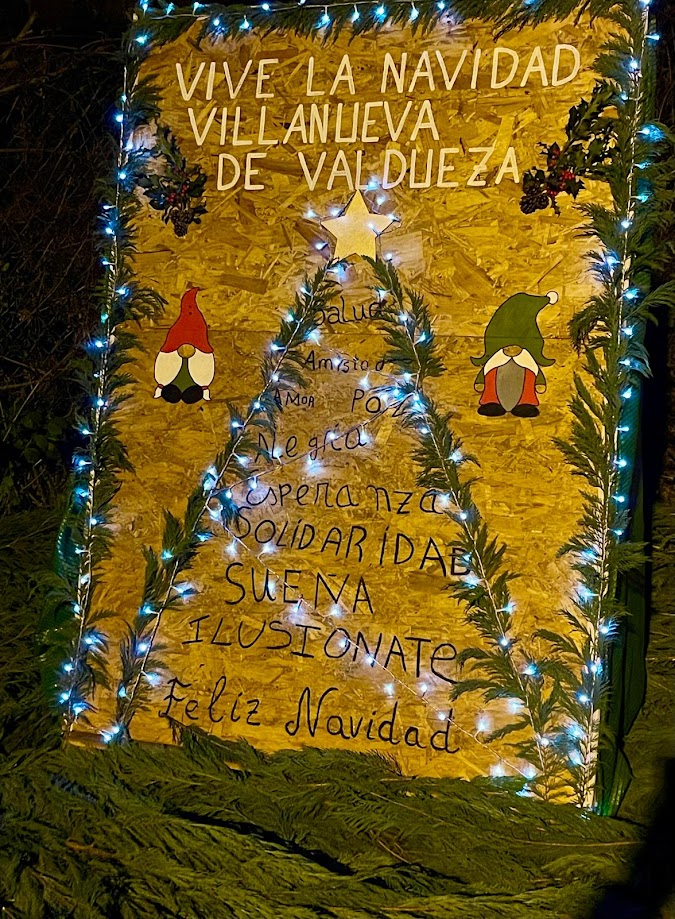 Villanueva de Valdueza enciende la Navidad con la inauguración de la decoración del pueblo 3