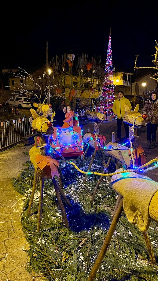 Villanueva de Valdueza enciende la Navidad con la inauguración de la decoración del pueblo 13