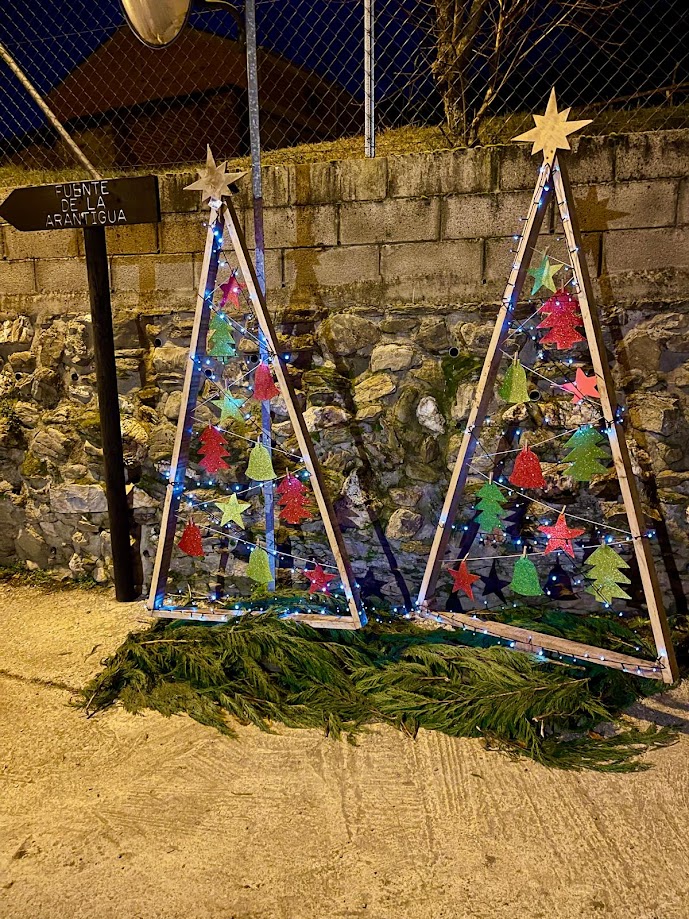 Villanueva de Valdueza enciende la Navidad con la inauguración de la decoración del pueblo 11