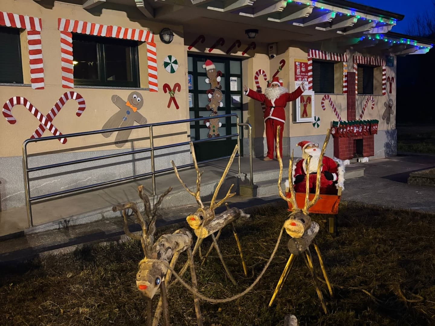 San Esteban de Valdueza estrena la decoración para estas navidades 4