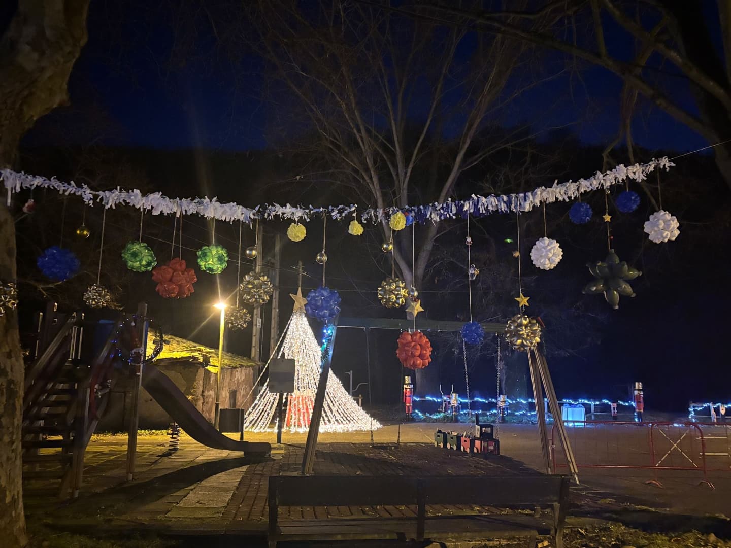 San Esteban de Valdueza estrena la decoración para estas navidades 2