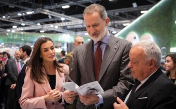 Los Reyes de España visitan el stand de la Junta en FITUR para conocer la oferta turística de Castilla y León como escenario de película 2