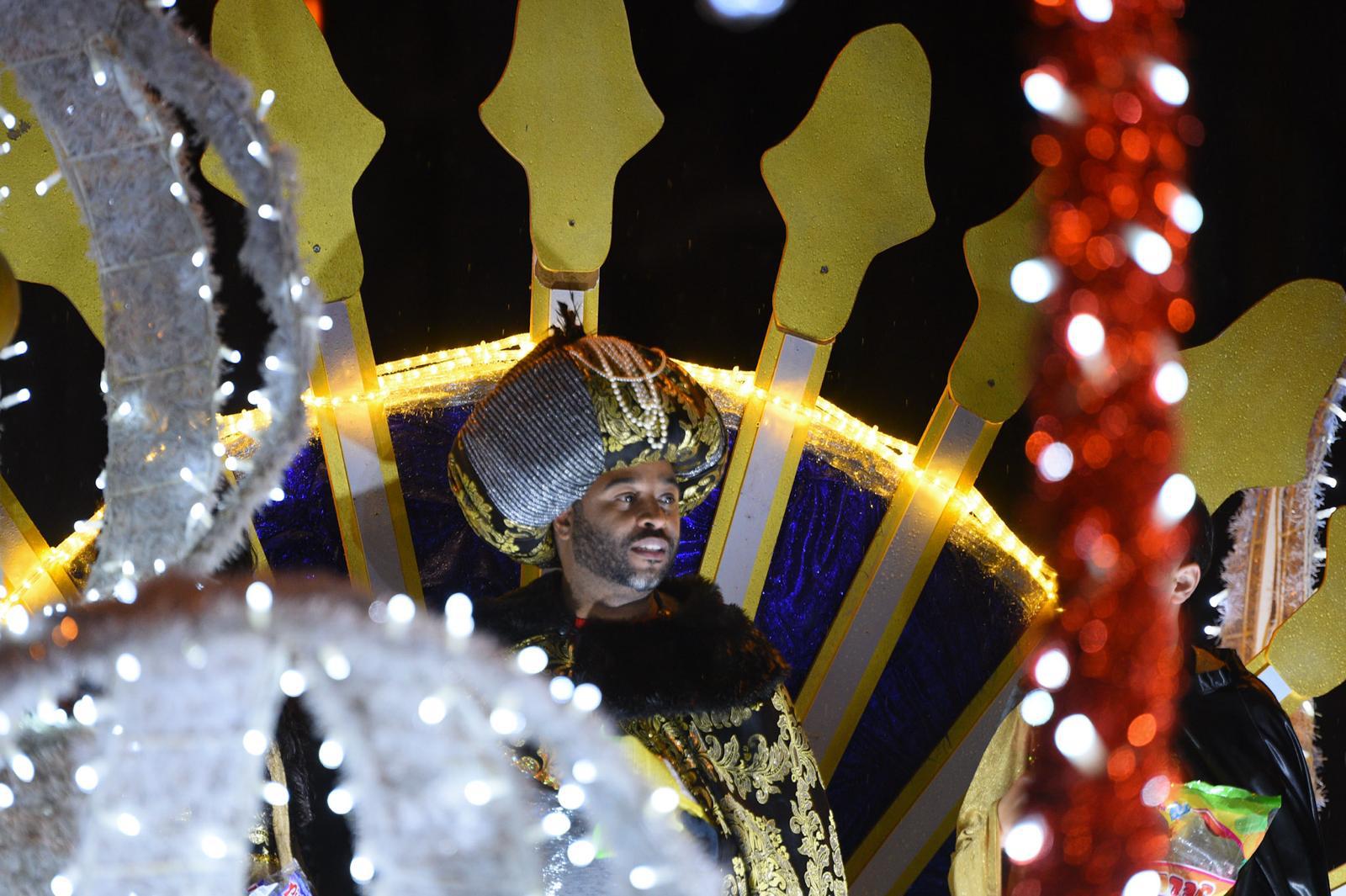 Los ponferradinos reciben a los Reyes Magos y el Mago Chalupa bajo la lluvia 5