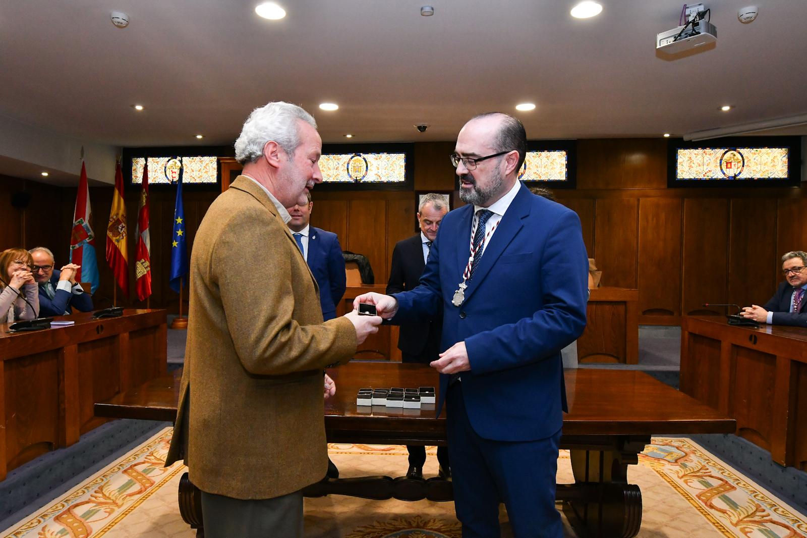 El Ayuntamiento de Ponferrada rinde homenaje a sus jubilados con motivo de Las Candelas 9